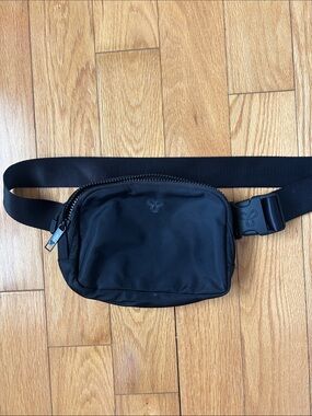 Artizia Tna Black Belt bag